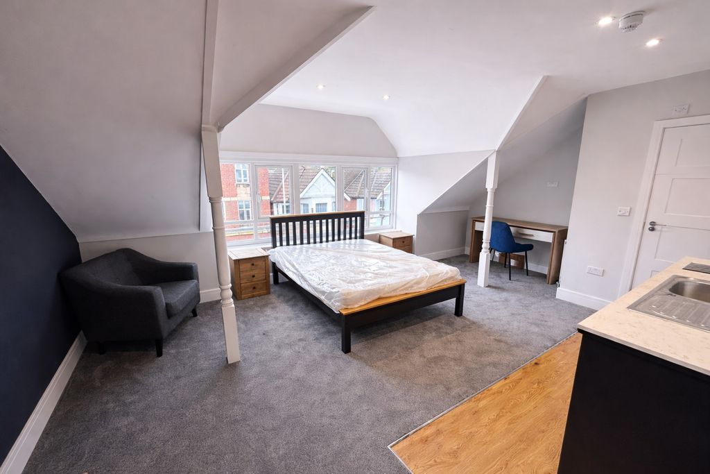 Property photo 2 of 8 Photo 7