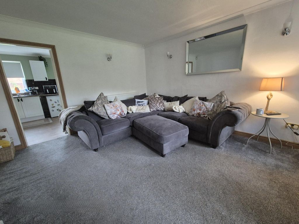 Property photo 3 of 11