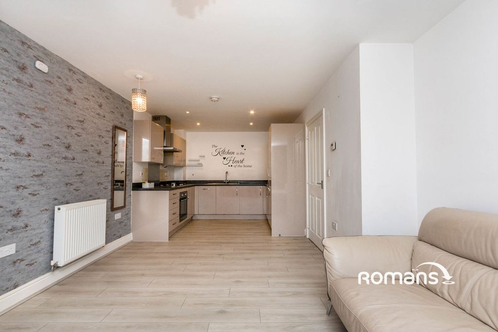 Property photo 2 of 10 Photo