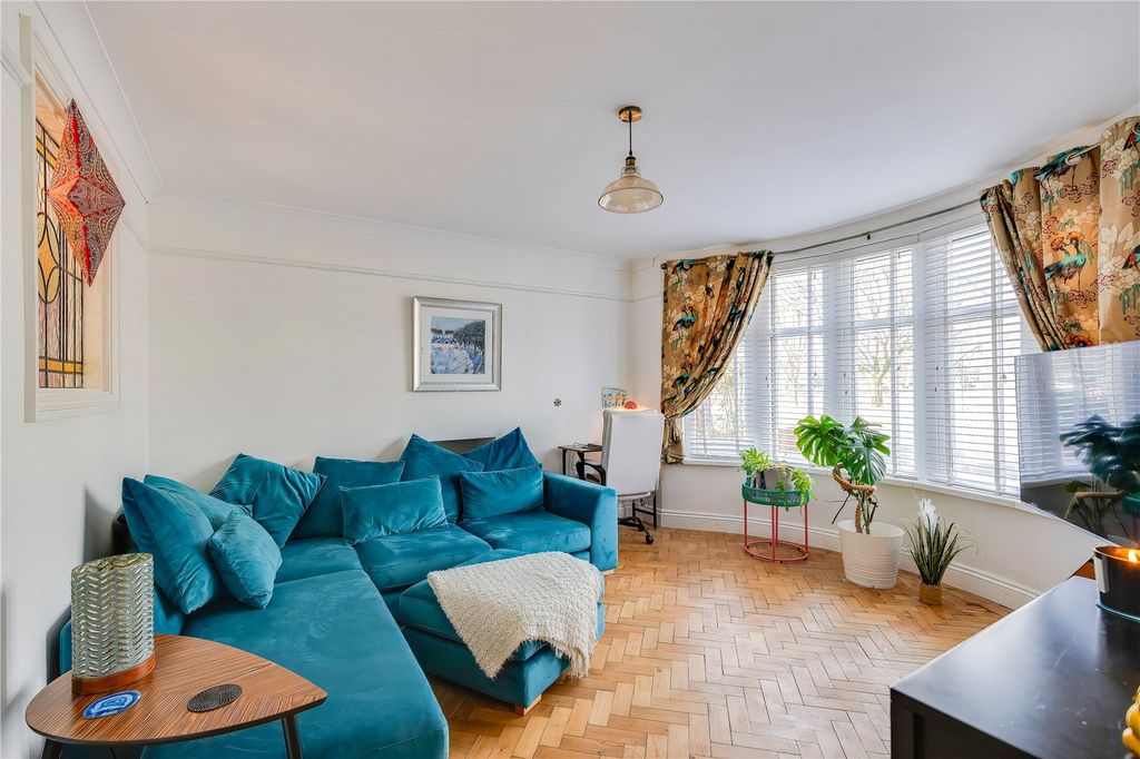 Property photo 3 of 38 Picture No. 22