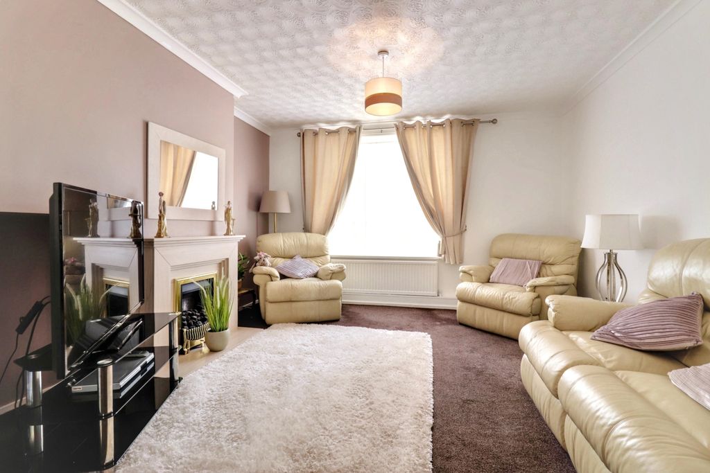 Property photo 2 of 14 Sitting Room
