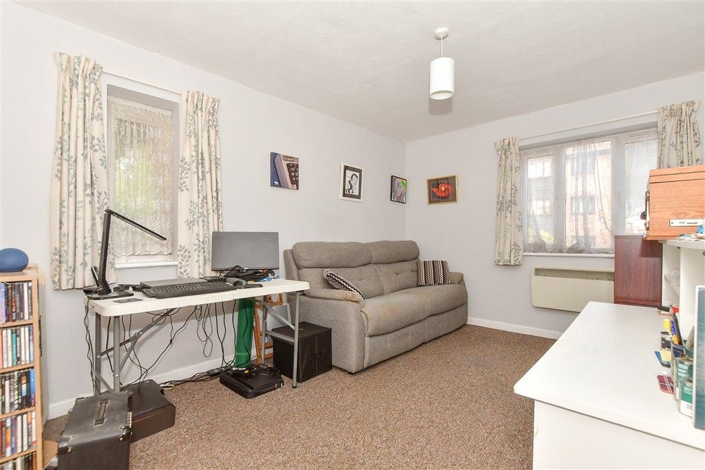 Property photo 2 of 7 Lounge/Diner