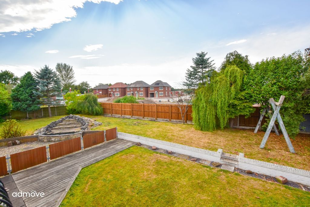 Property photo 3 of 31
