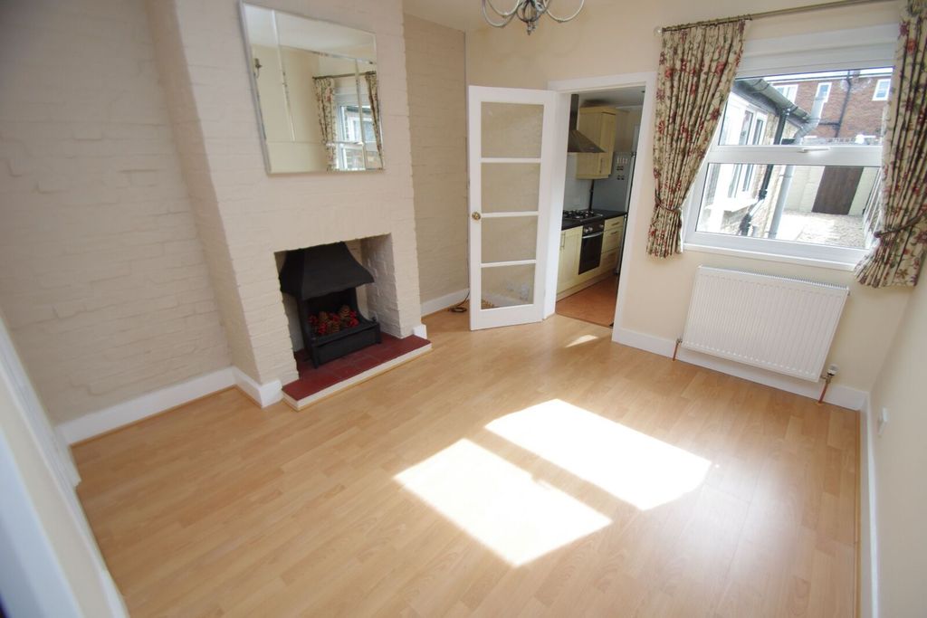 Property photo 2 of 8