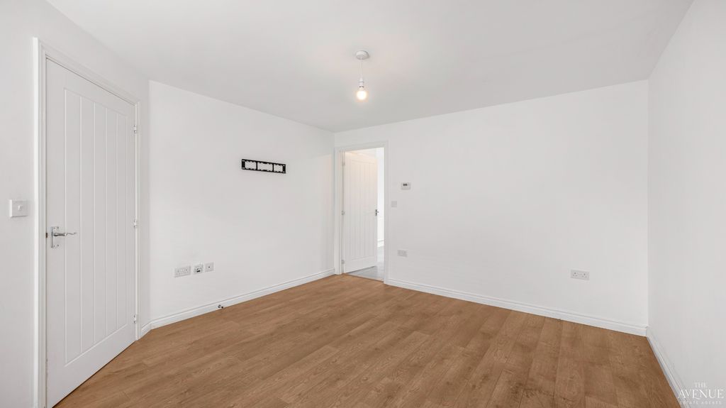 Property photo 3 of 17 5394745