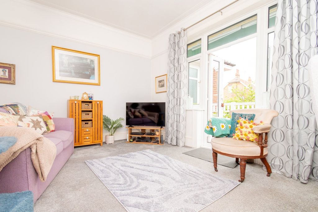 Property photo 2 of 19