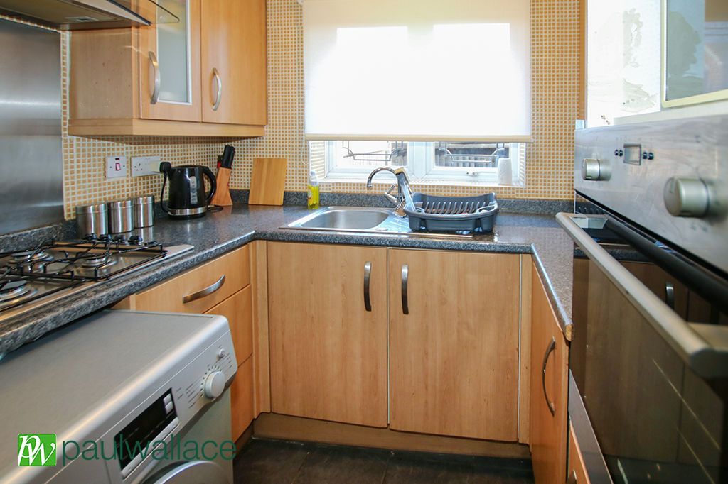 Property photo 3 of 6 Kitchen