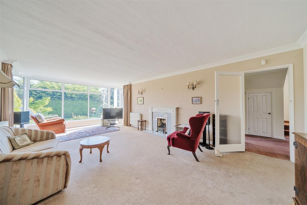 Property photo 3 of 32
