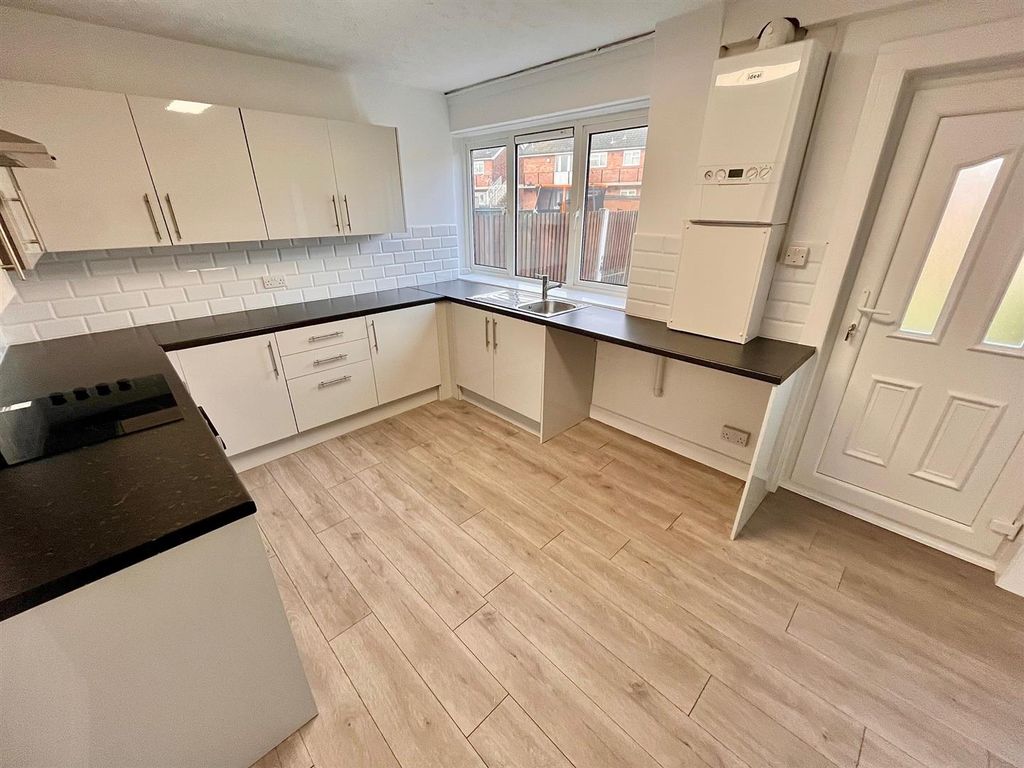 Property photo 3 of 13 Kitchen/Dining Room