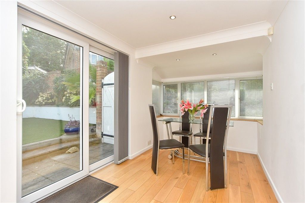 Property photo 3 of 14 Dining Area