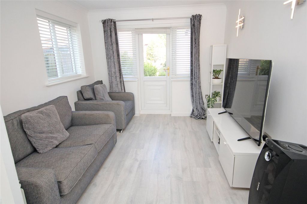 Property photo 3 of 11 Picture No. 06