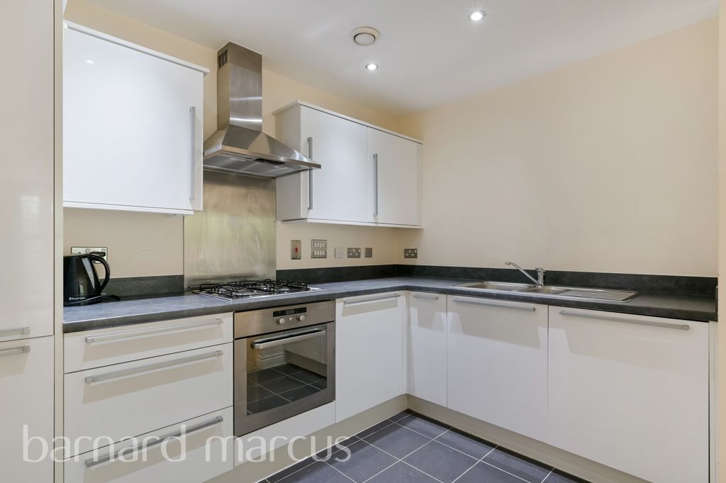 Property photo 1 of 8 Kitchen