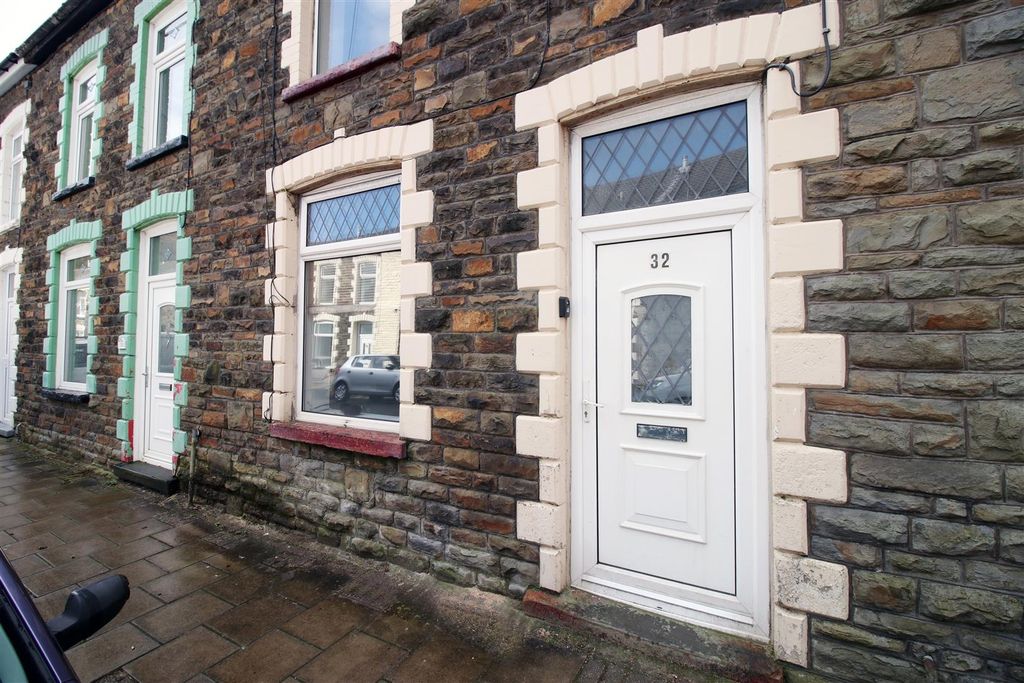Additional image 5 of 3 bed semi-detached house to rentWhitting Street Porth, Porth CF39