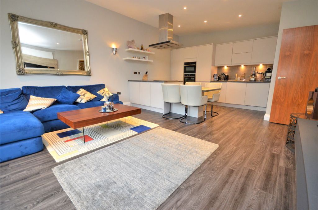 Property photo 3 of 12 Picture 3