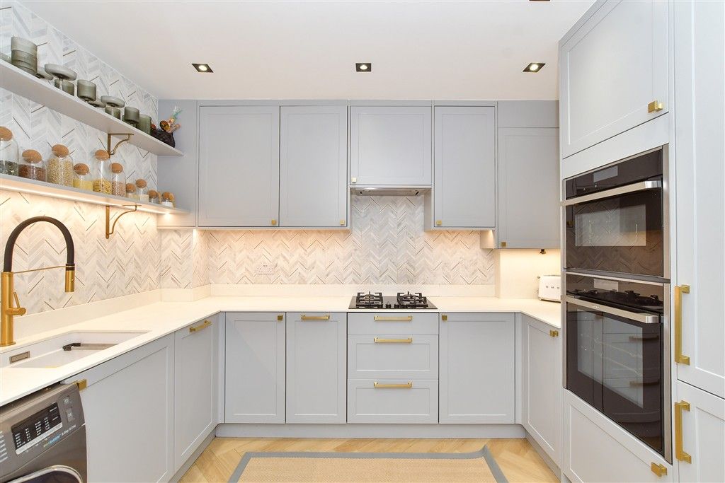 Property photo 2 of 18 Kitchen