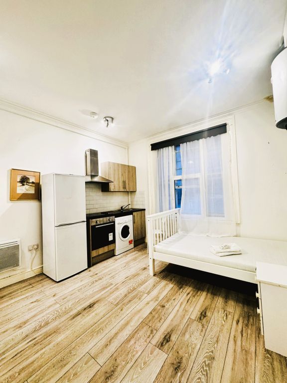 Property photo 1 of 3 1 Bed Studio To Rent High Street, Croydon Cr0 1Qd