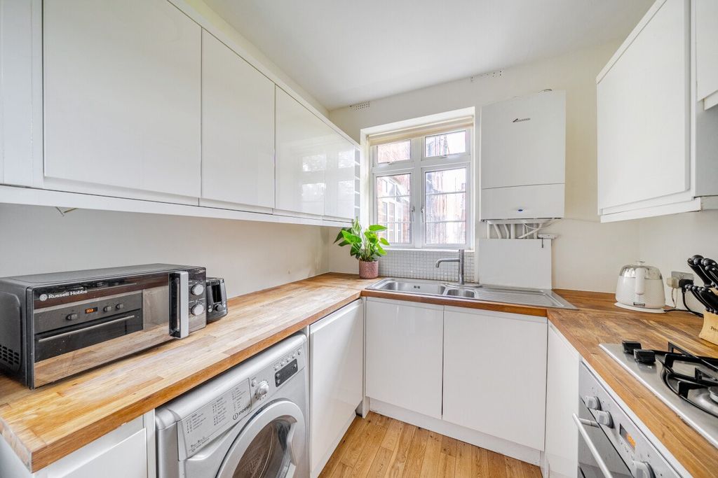 Property photo 3 of 24 Picture No. 38