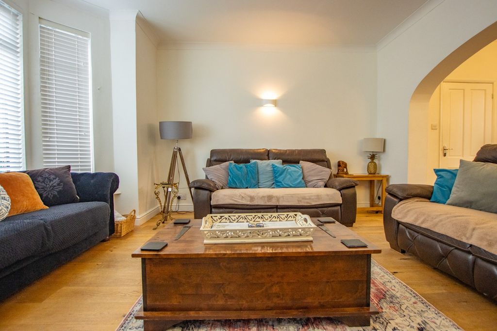 Property photo 2 of 30 4551984