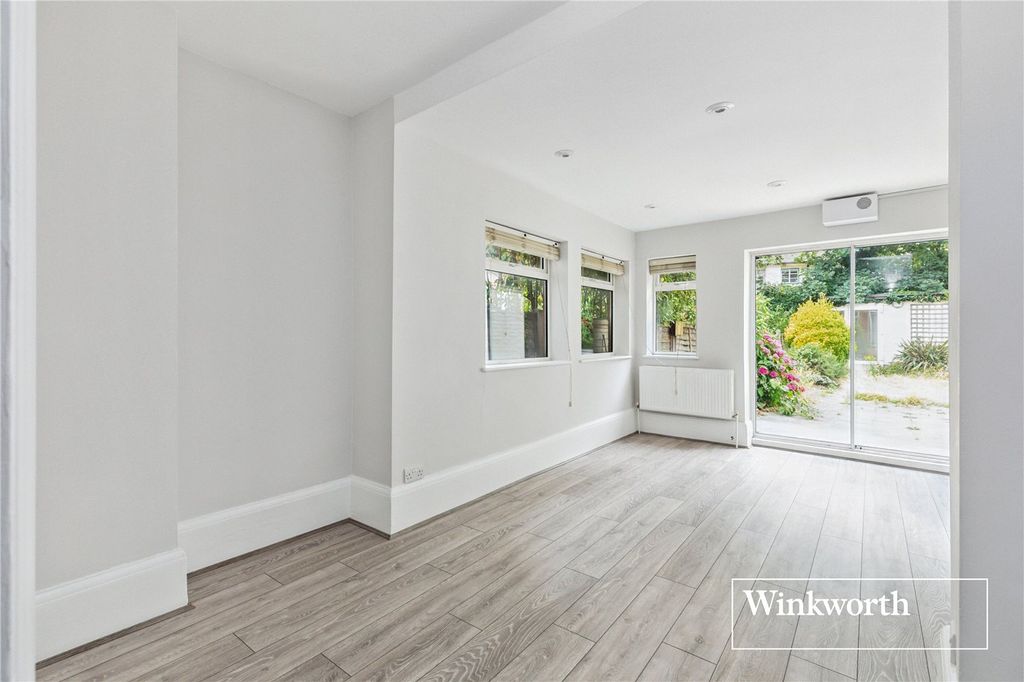 Property photo 1 of 14 Picture No. 05