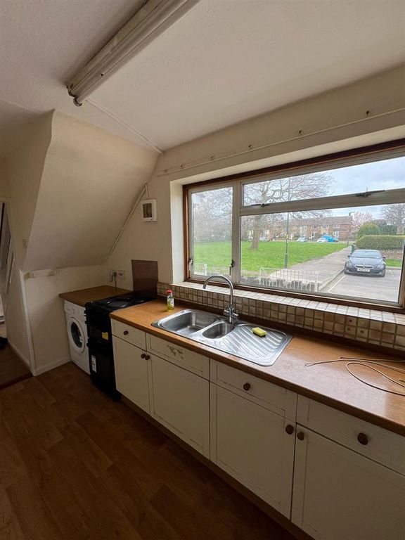 Property photo 3 of 12 Rye Ash Kitchen.Jpg