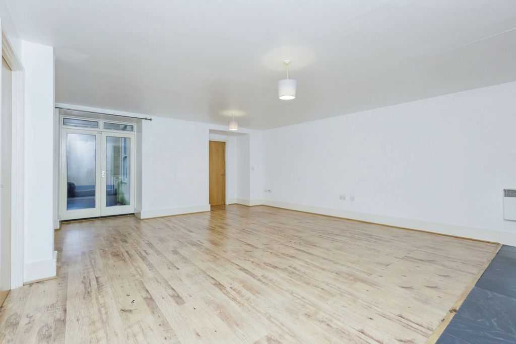 Property photo 3 of 17 Photography