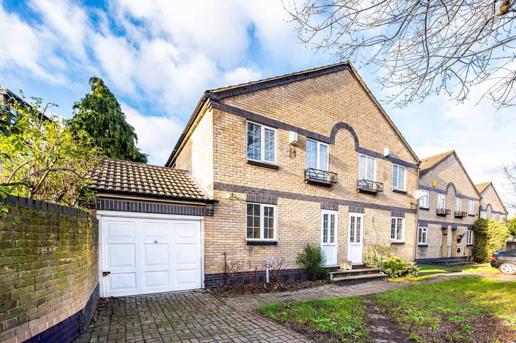 Property photo 2 of 20