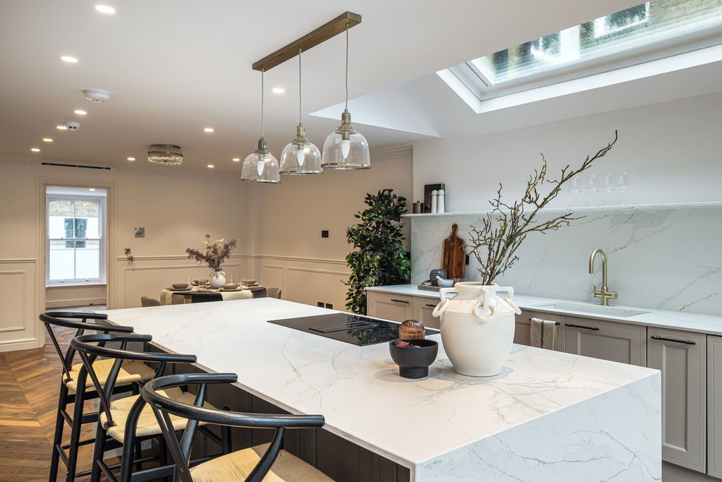 Property photo 3 of 25