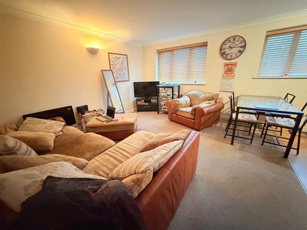 Property photo 2 of 12 (4).Jpeg