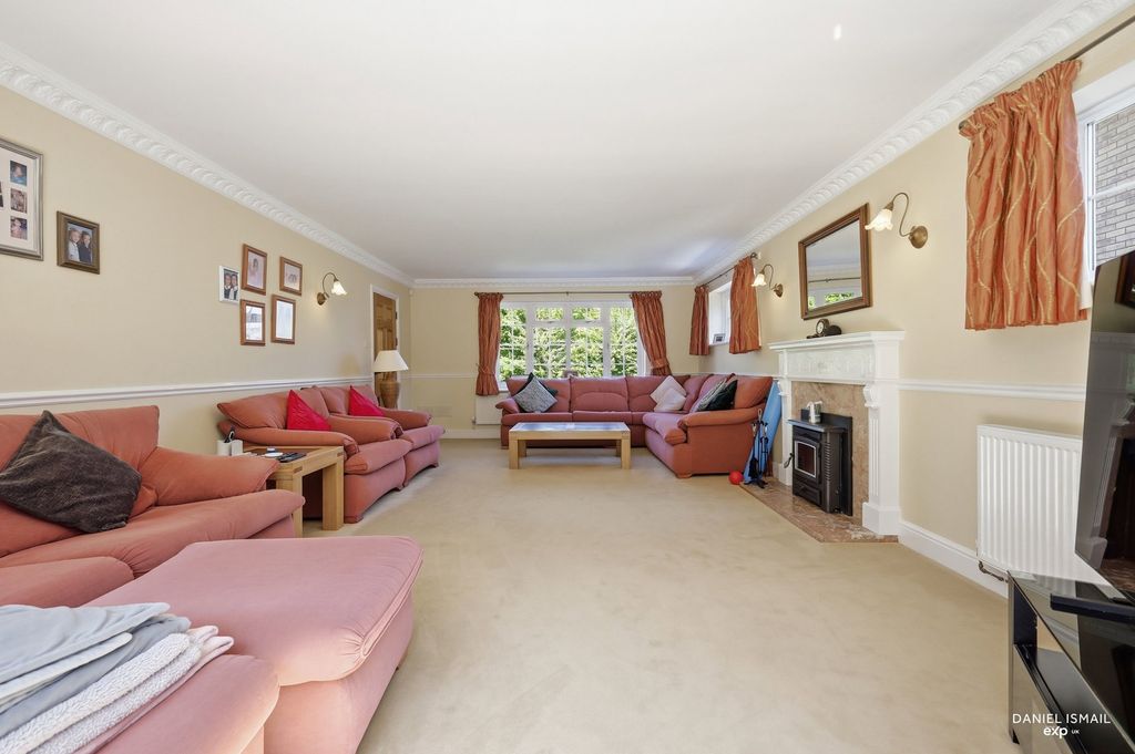 Property photo 3 of 43