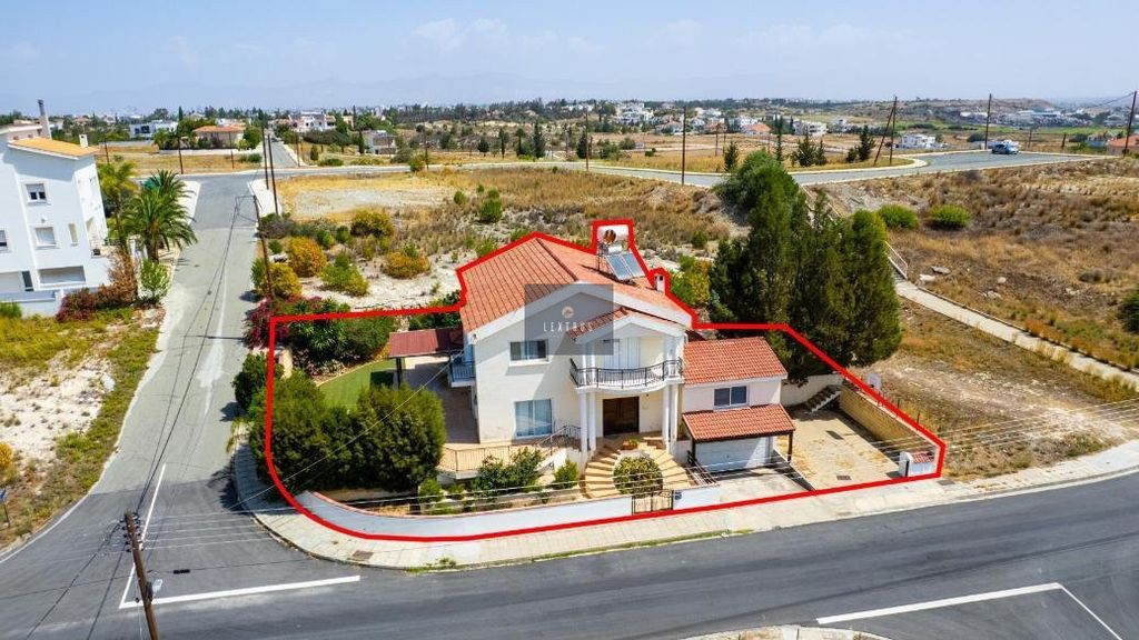 Property photo 2 of 6