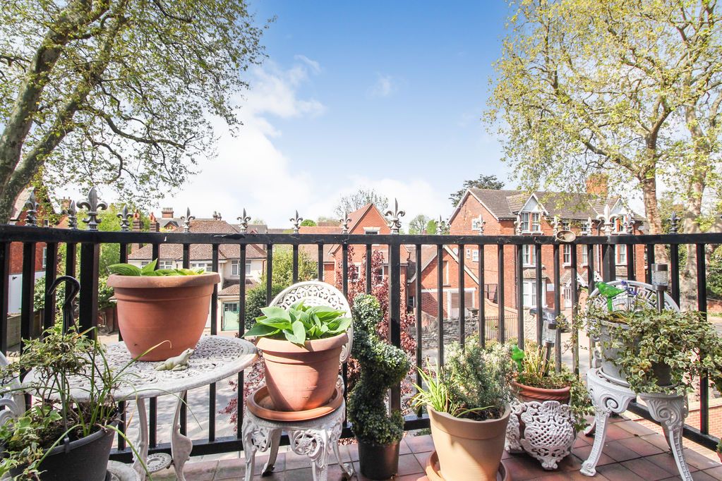 Property photo 2 of 18 Balcony