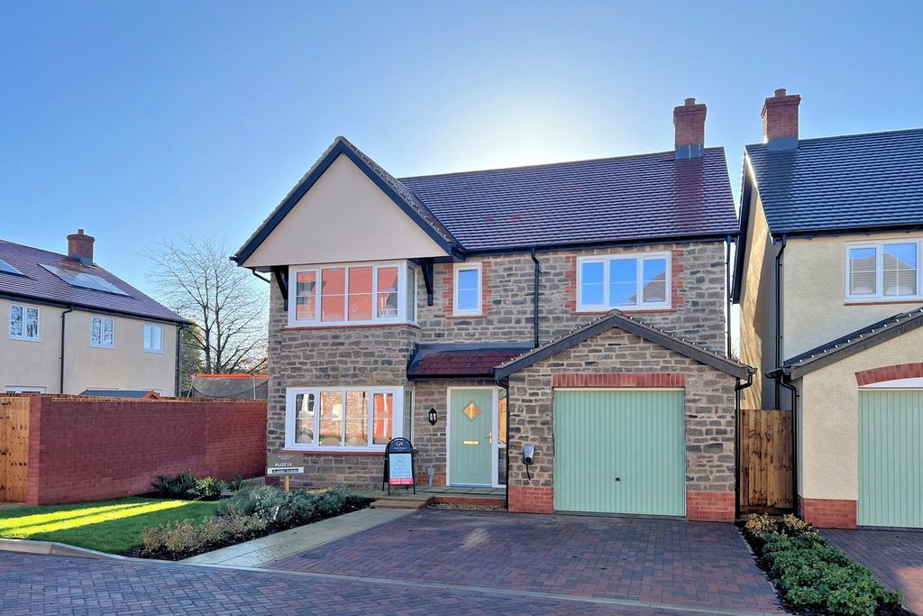 Property photo 1 of 21