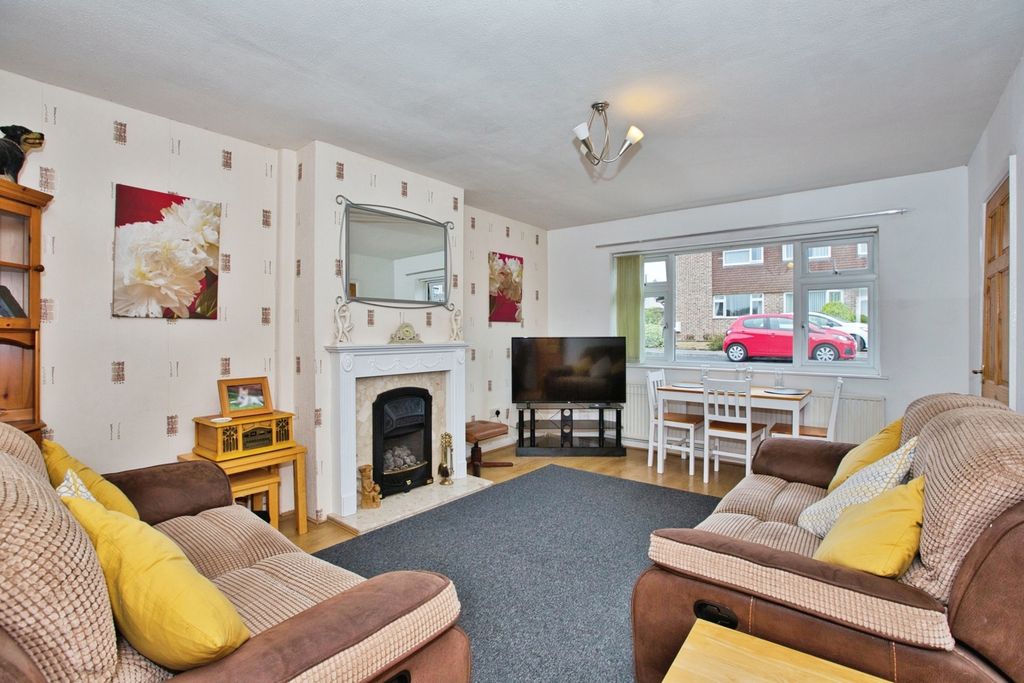 Property photo 3 of 17 Photo