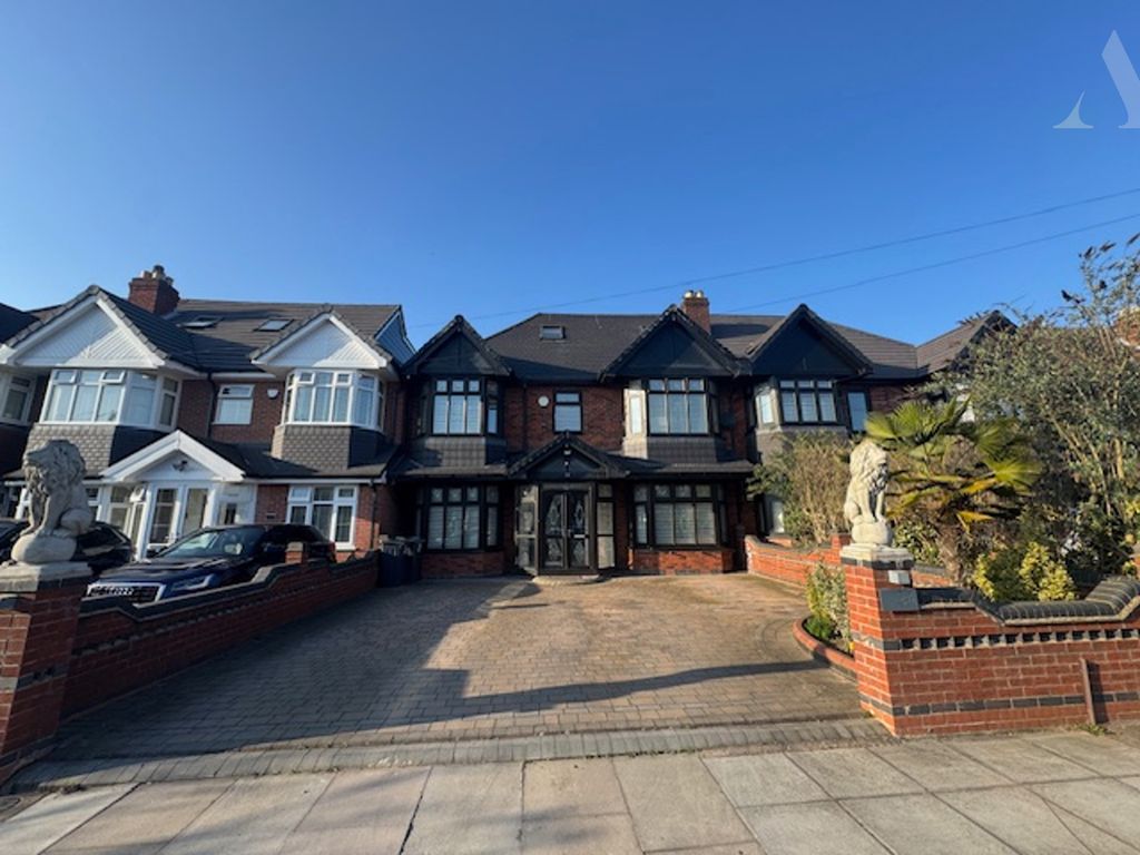 Property photo 1 of 26 24 Eastbourne Ave Frontage.Jpeg