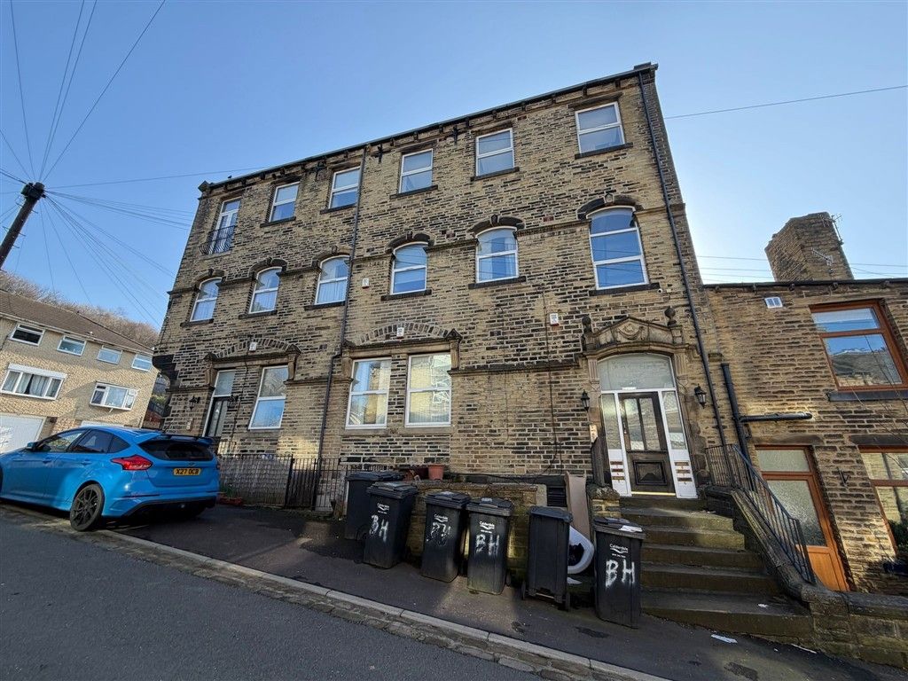 Property photo 1 of 6