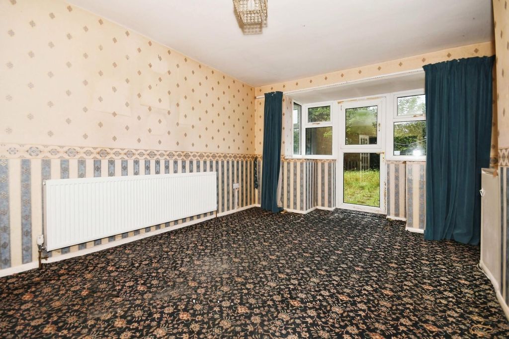 Property photo 3 of 16 Lounge.Jpg