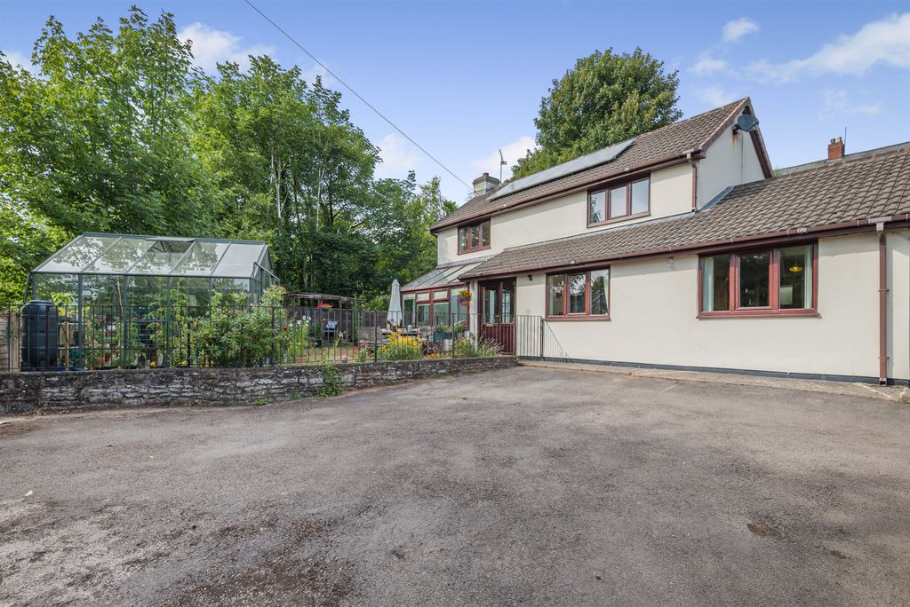 Property photo 1 of 39