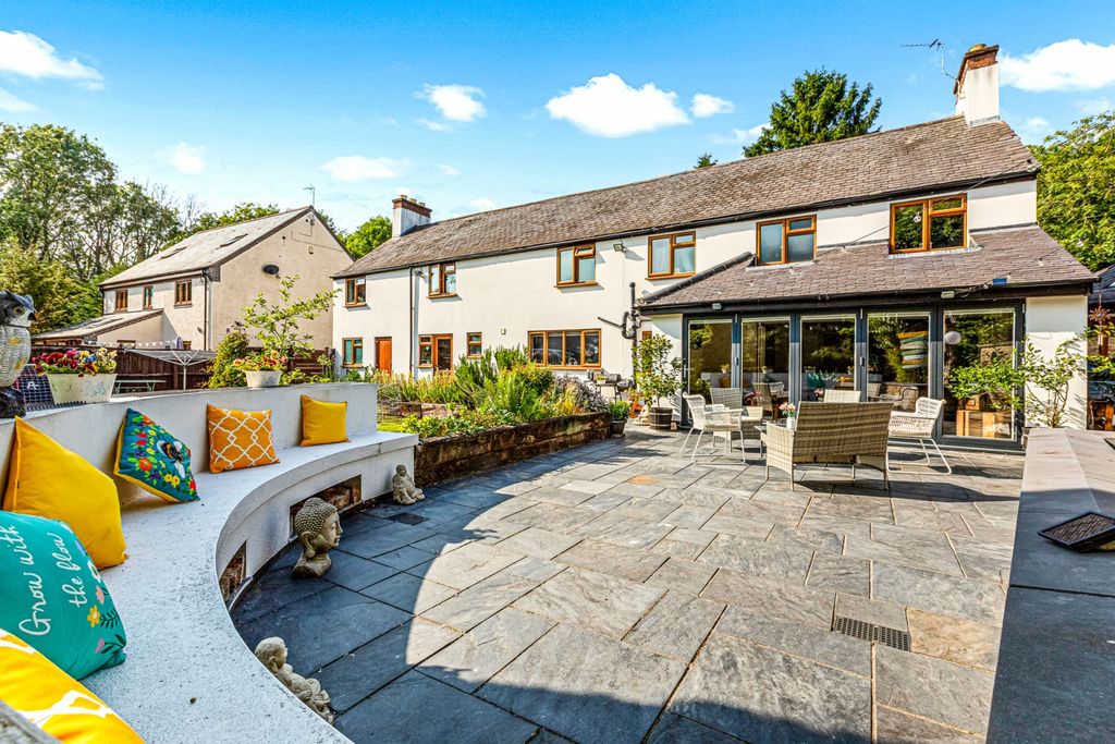 Property photo 2 of 25 Rear Garden