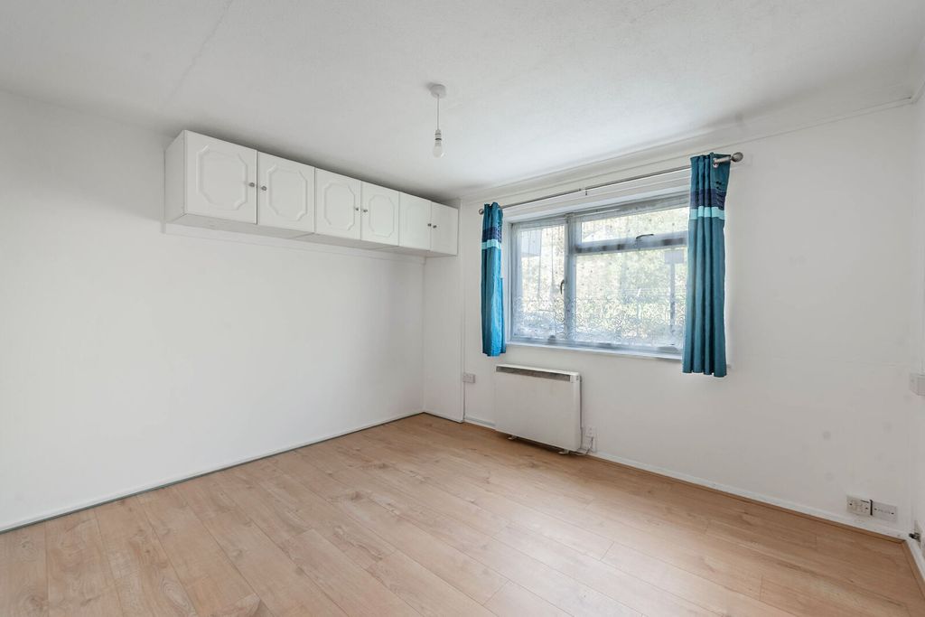 Property photo 3 of 9