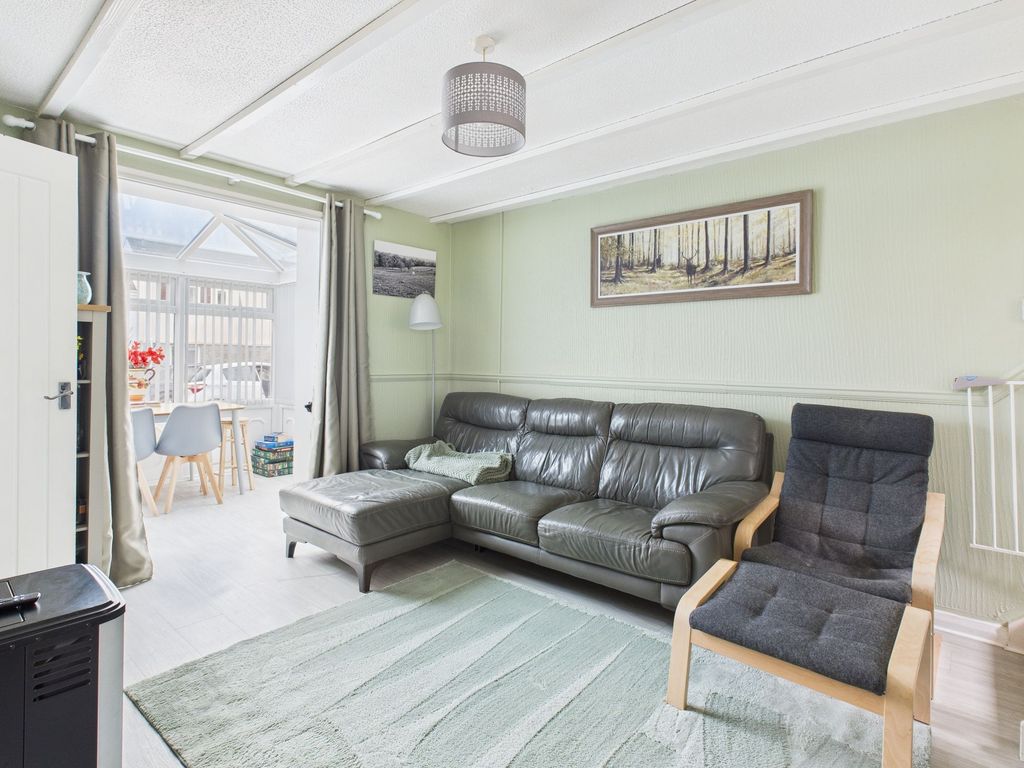 Property photo 3 of 10 Lounge