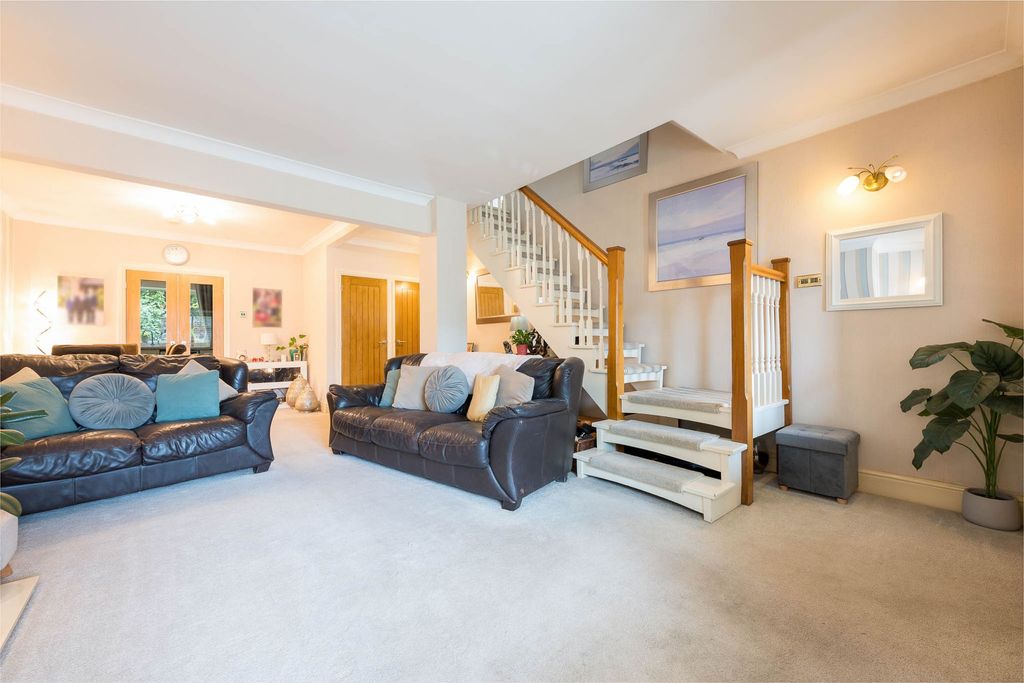 Property photo 3 of 22