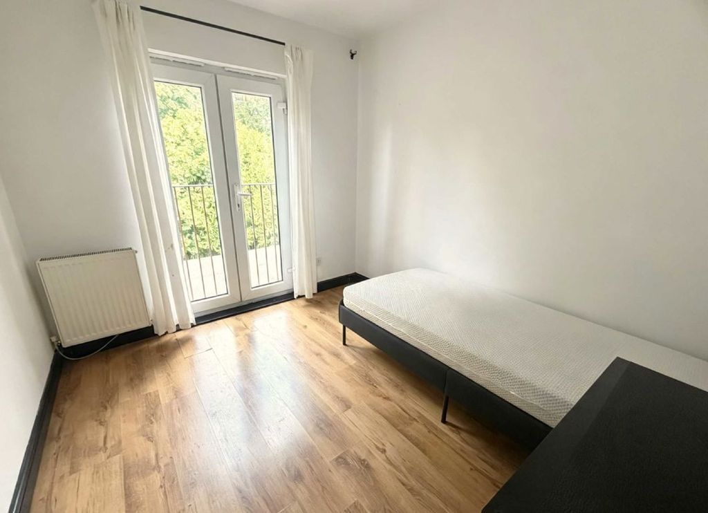 Property photo 1 of 4