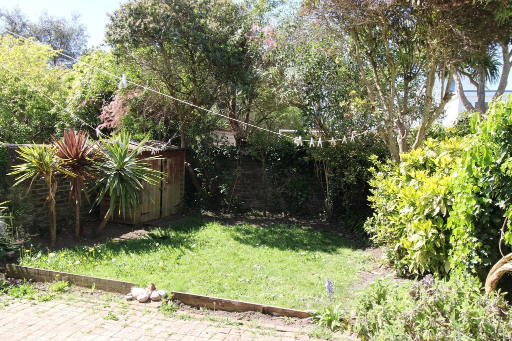 Property photo 2 of 10