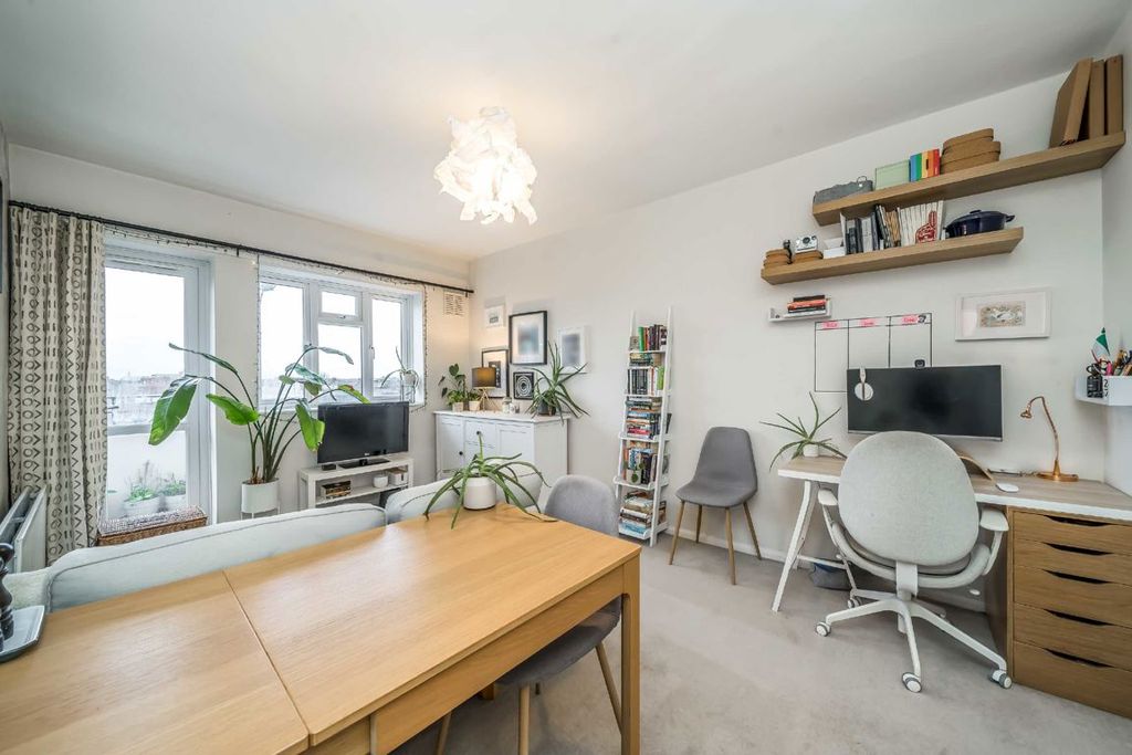 Property photo 1 of 5