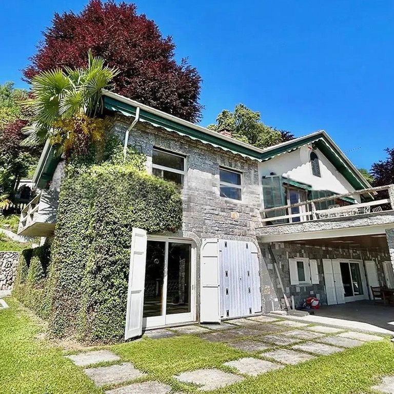 Property photo 2 of 25