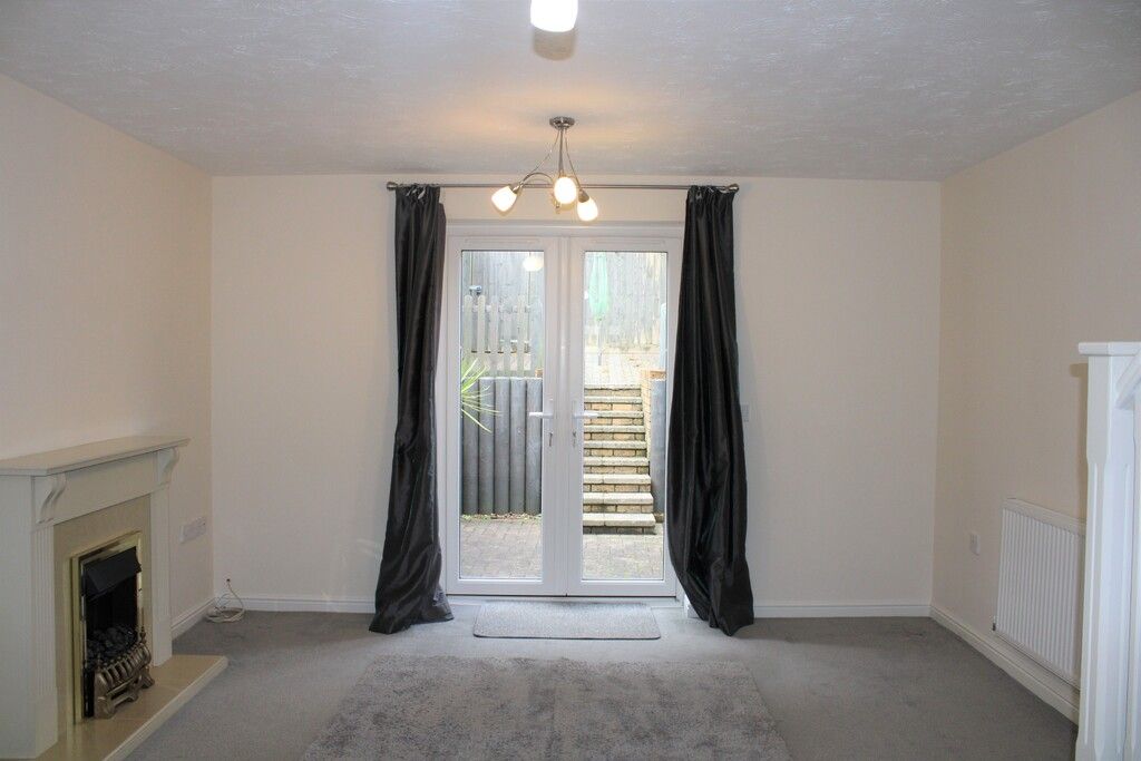 Property photo 2 of 19 Lounge