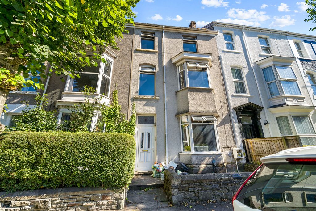 Property photo 1 of 23