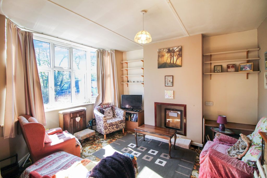 Property photo 2 of 8