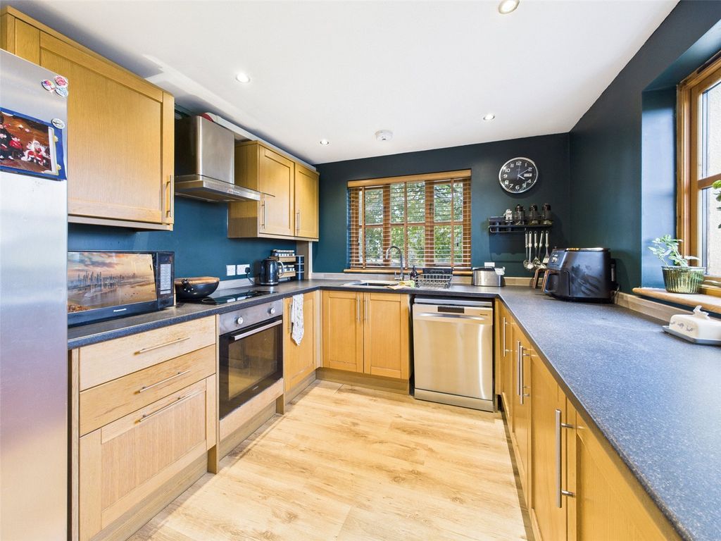 Property photo 3 of 18 Kitchen