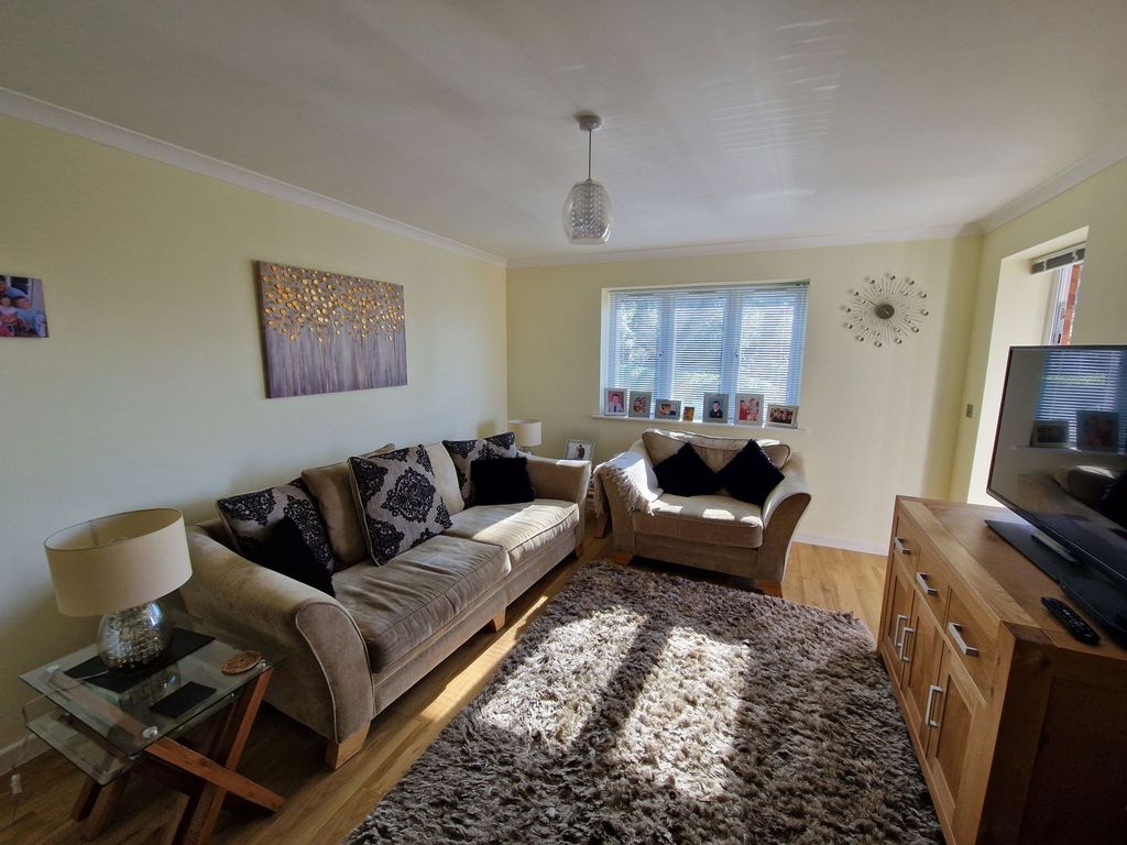 Property photo 2 of 11